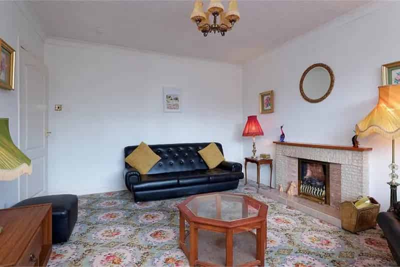 3 Bed House - Semi Detached with 2 Reception Rooms