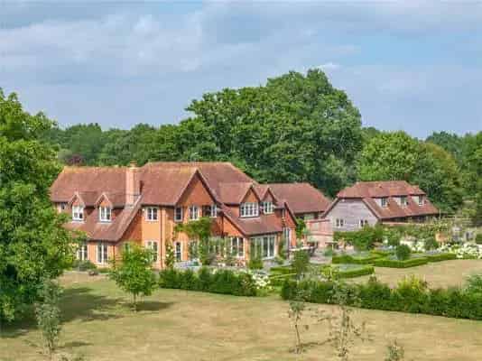 Marchdown House: Luxurious Contemporary Country House with Cottage and Pool