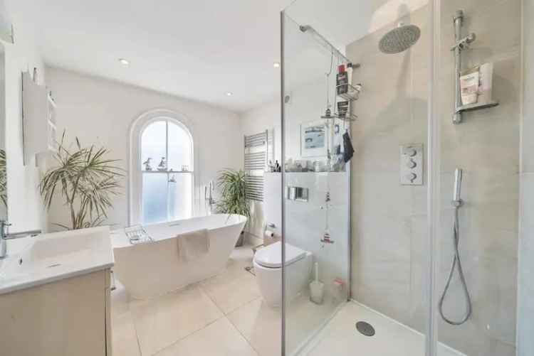 House For Sale in London, England