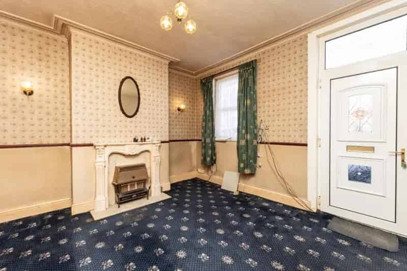 3 Bed House For Sale Near Town Centre