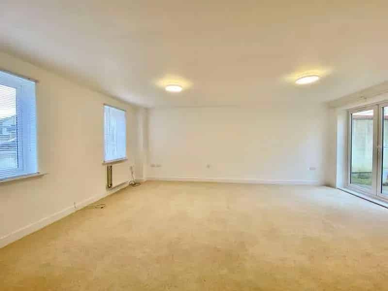 3 Bed Semi-Detached House for Sale