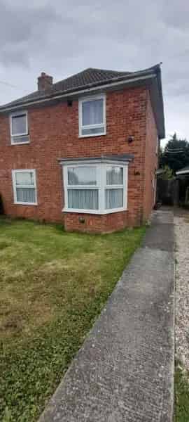 4 Bed Semi Detached House Separate Dining Room