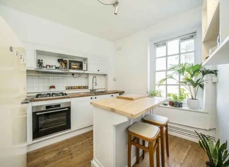 One Double Bedroom Apartment near Broadway Market