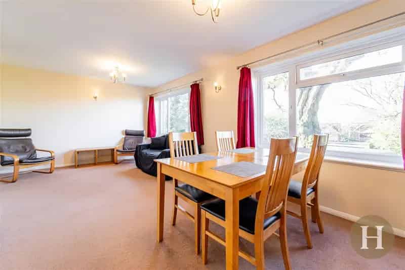2 Bedroom Apartment House to Rent
