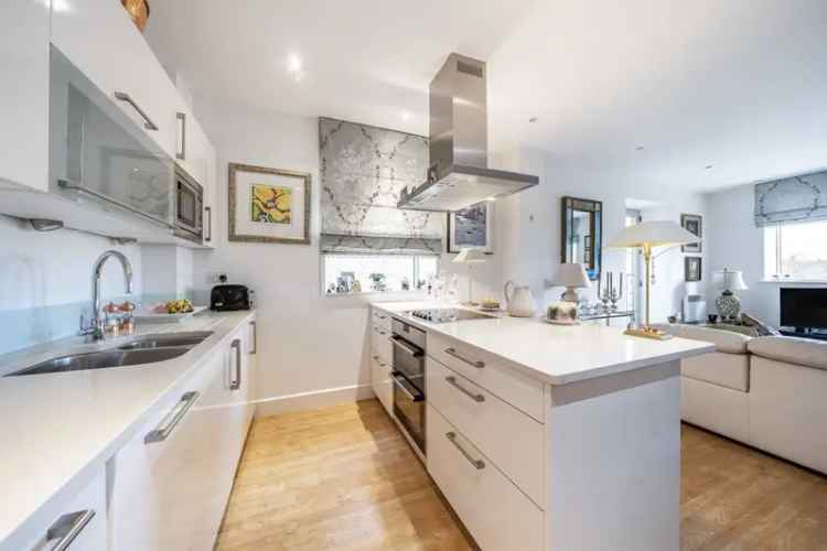 Luxury Canal View Apartment Castle Mill Development
