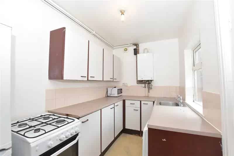 4 Bedroom End Terrace House Meanwood No Onward Chain