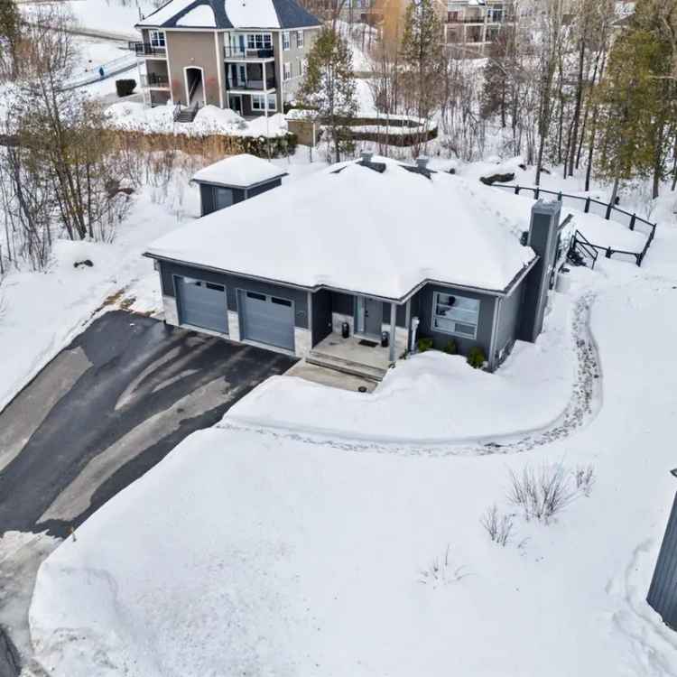 Luxury House for Sale in Magog