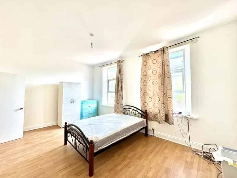 Double Room Forest Gate 4 Bedroom Flat Elizabeth Line