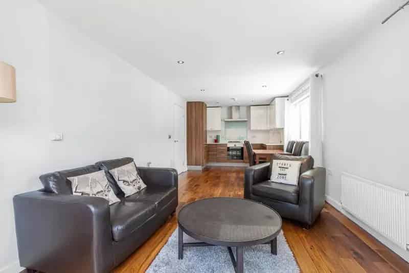 Flat For Rent , Townmead Road, London, England