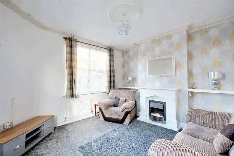 3 Bed End Terrace House for Sale No Upward Chain
