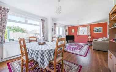 Spacious Detached Bungalow with Studio Home Office and Garden