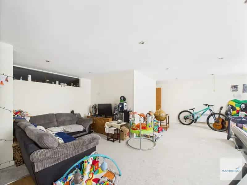 1 bedroom Flat
 For Sale