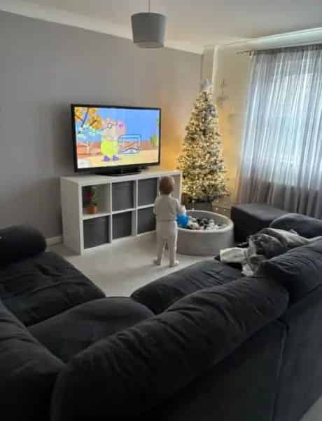 3 Bedroom Terraced House with Meadow Views and Parking