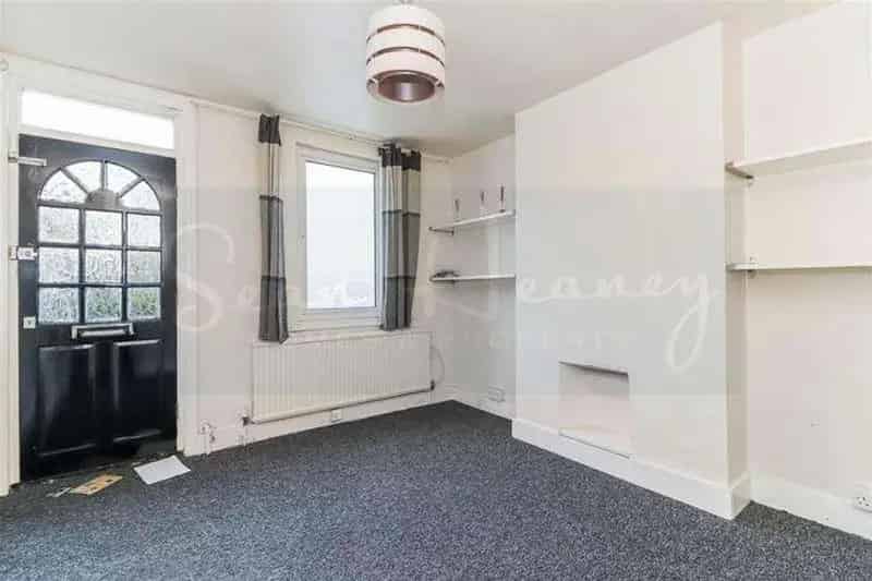 2 Bedroom Terraced House For Sale Near Barnet High Street