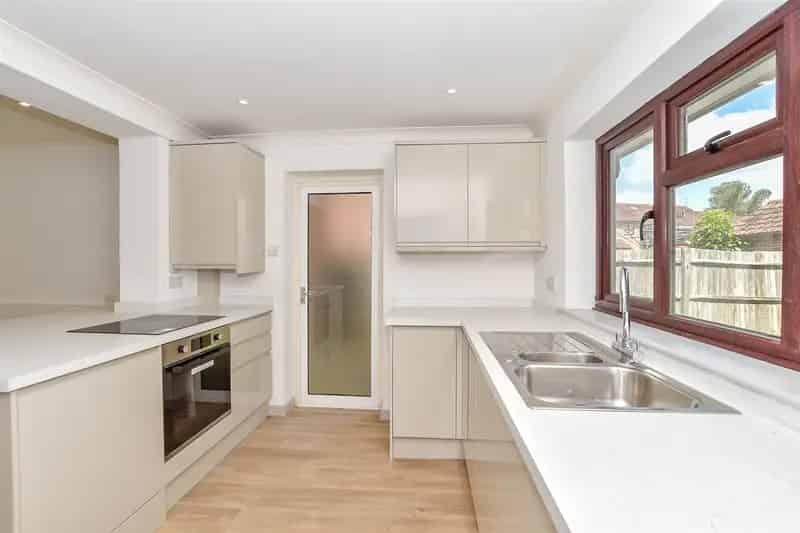 4 Bedroom Link Detached House for Sale in Cranbrook
