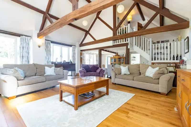 5 Bedroom Barn Conversion 1.7 Acres Warwickshire