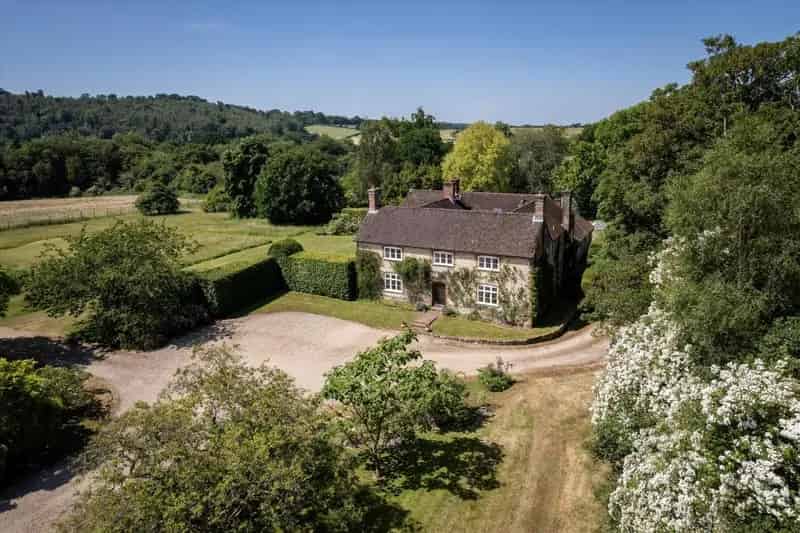 Historic Farmstead with Barn Conversion and Pool East Hampshire