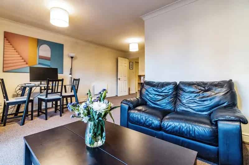 2 Bed Furnished Apartment Manchester Piccadilly Village Secure Parking