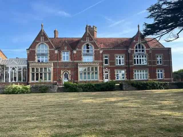 Thatcham House: Grade II Listed Mansion with Office Pods