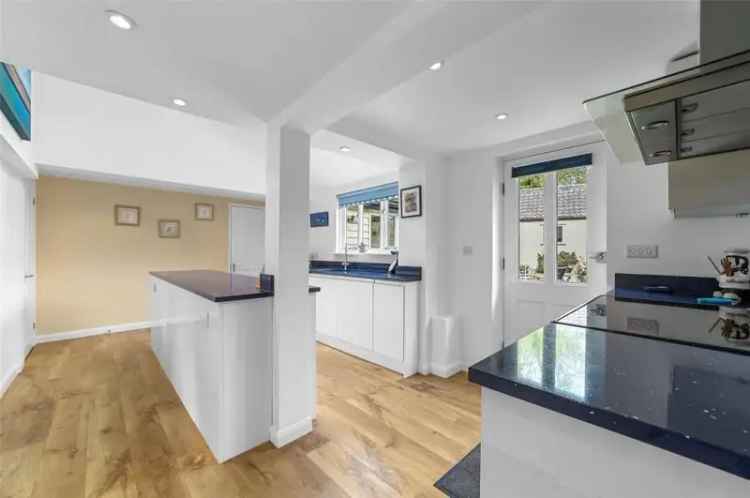 3 Bed House For Sale in Essex Village