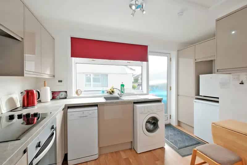 2 Bed Semi-Detached Bungalow with Garden and Garage