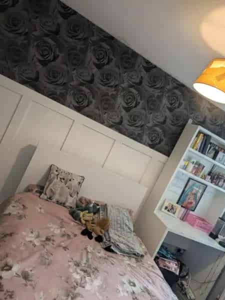3 Bedroom Ground Floor Maisonette Near Amenities