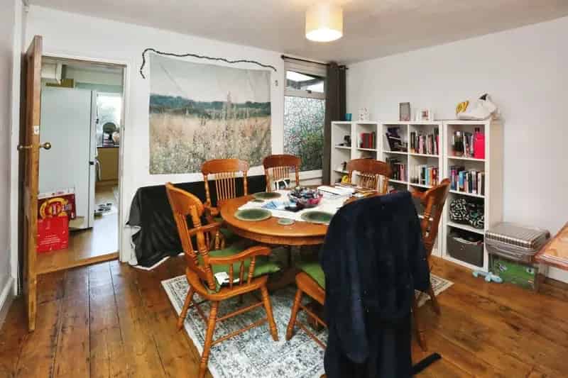 3-Bed Mid Terrace House Fareham