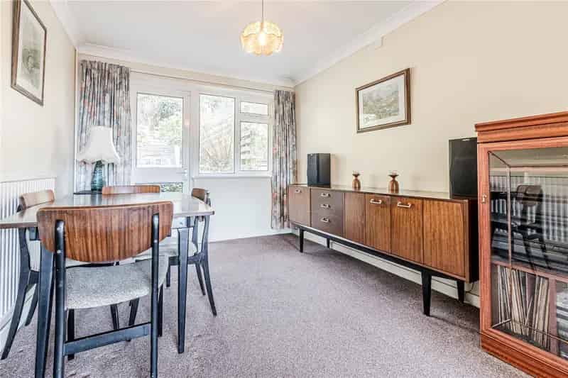 3 Bed Semi Detached House Horsforth