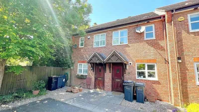 2 Bedroom End Terrace House for Sale