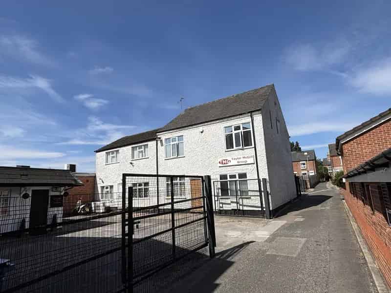 Multi Let Office and Retail Opportunity in Arnold Nottingham
