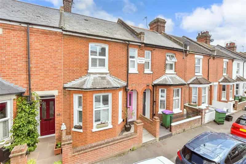 2 Bedroom Terraced House Near Beach For Sale