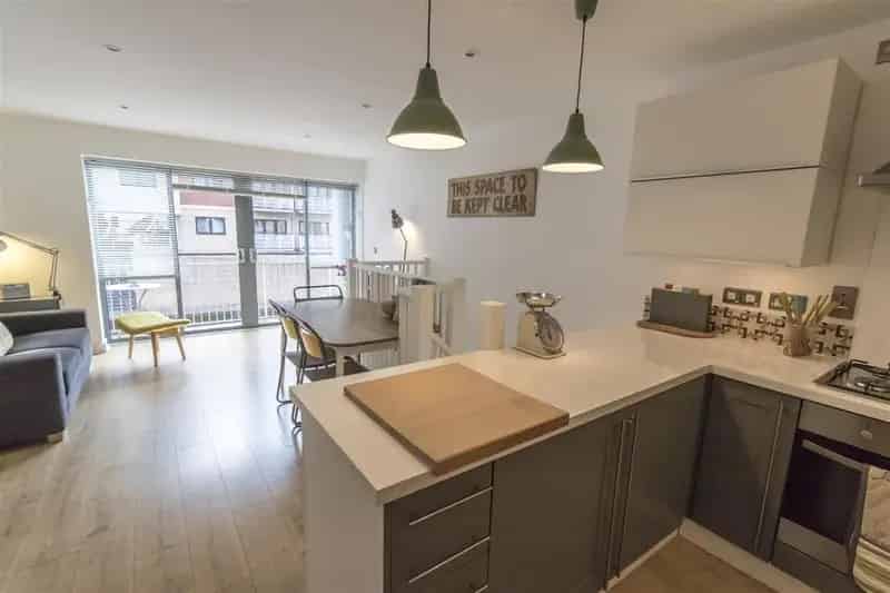 2 Bedroom Apartment to Rent King Edwards Wharf