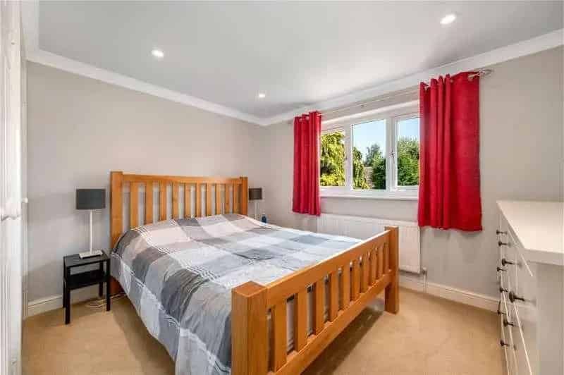 4 Bed Detached House for Sale