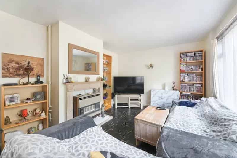 Two Three Bedroom House for Renovation Quiet Cul De Sac Garage Garden