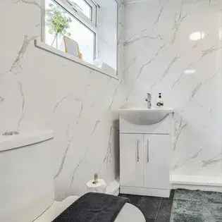 2 rooms flat of 103 m² in Manchester