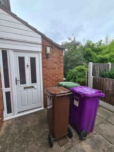 Flat For Rent in Wolverhampton, England