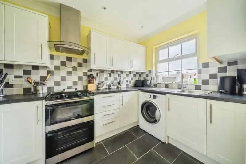 Three Bedroom Detached Bungalow with Private Pool