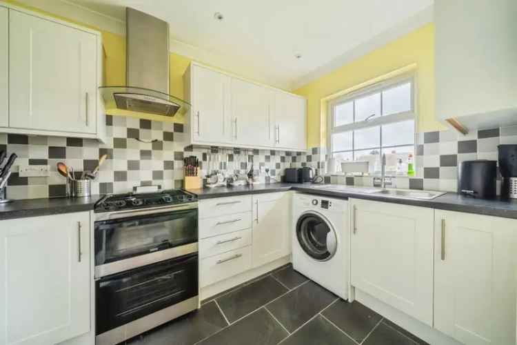 Three Bedroom Detached Bungalow with Private Pool