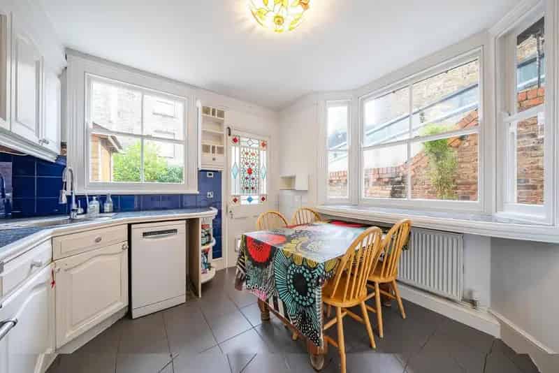 5 Bedroom Family House for Sale in West Hampstead