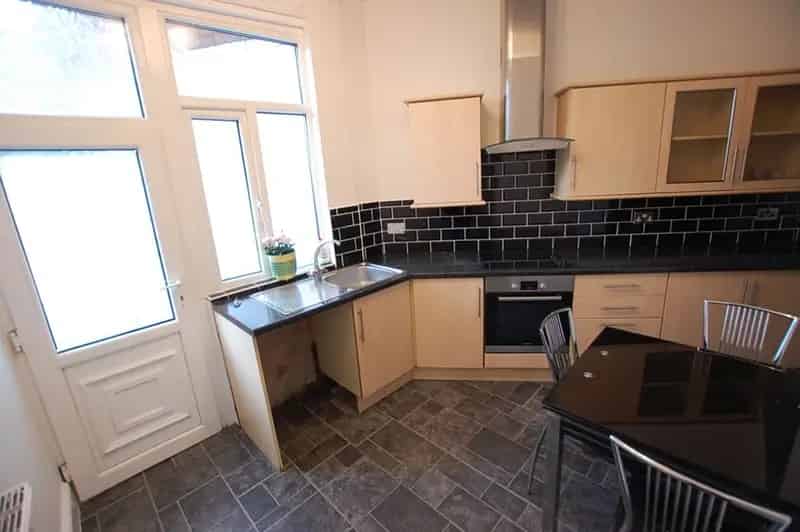 2 Bedroom Mid Terrace House to Rent Ashton under Lyne