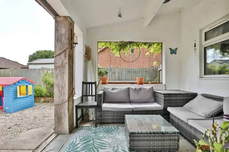 Victorian Semi-Detached House 5 Beds Large Garden