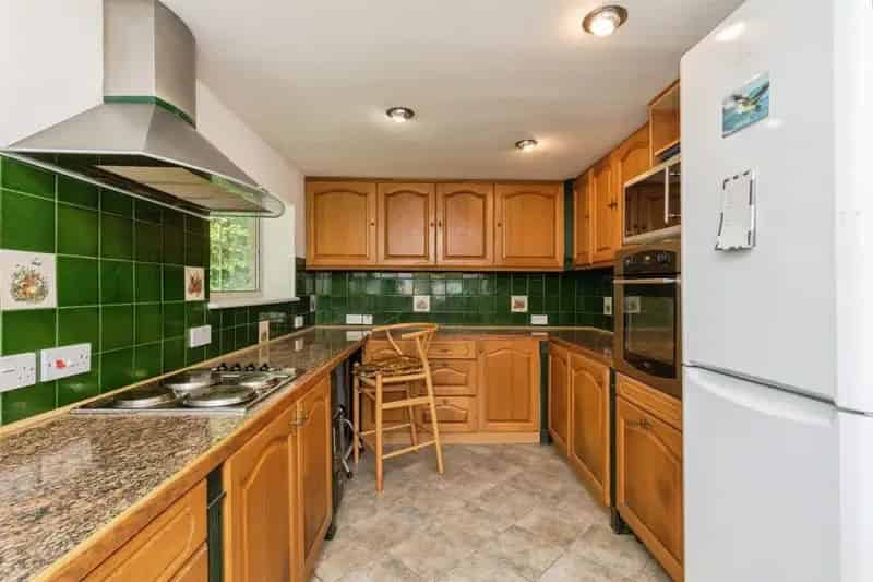 Charming 1880s 3-Bedroom Detached Home with Large Garden