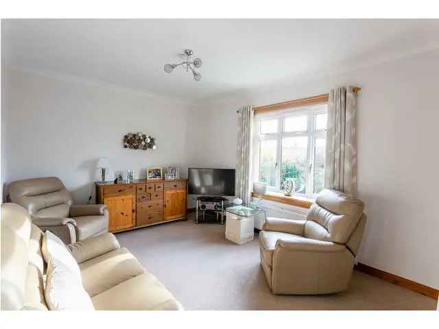 2 bedroom flat  for sale