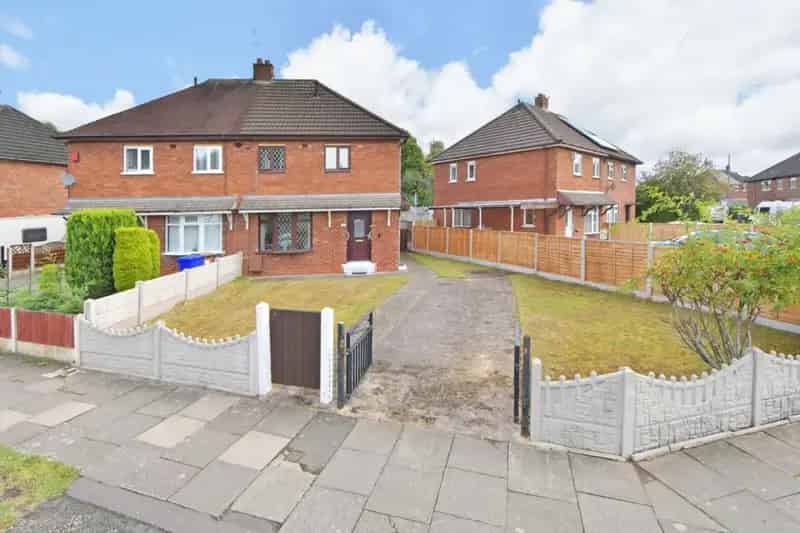 2 bedroom House
 For Sale