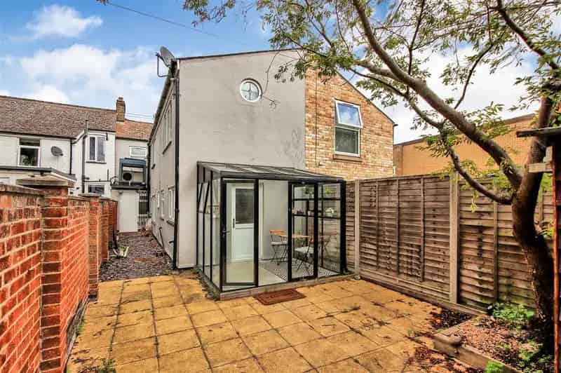 2 Bedroom House for Sale in Cambridge Romsey