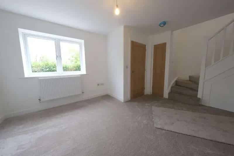 3 Bed Detached House For Sale Near Town Centre