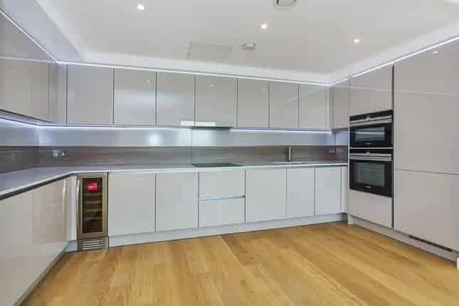 Luxury 3-Bedroom Apartment near Holland Park