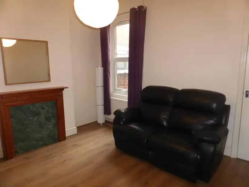 4 Bedroom Student House to Rent in Coventry