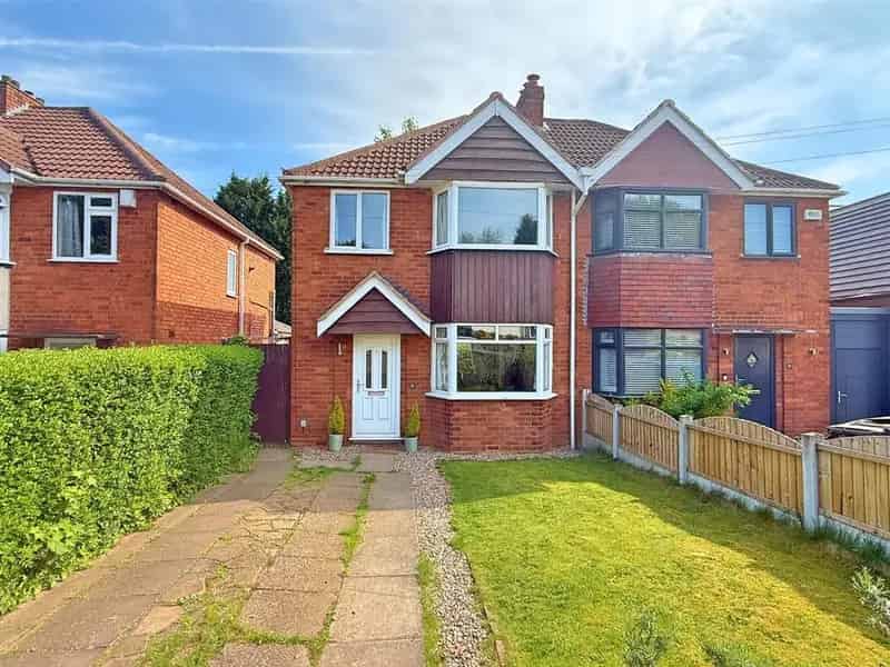 3 Bedroom Semi-Detached House for Sale