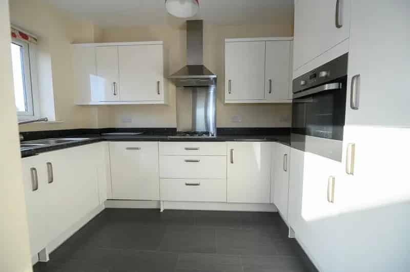 2 Bedroom Flat for Sale in Lyde Green